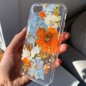 NWT iPhone 8/7 real flower case